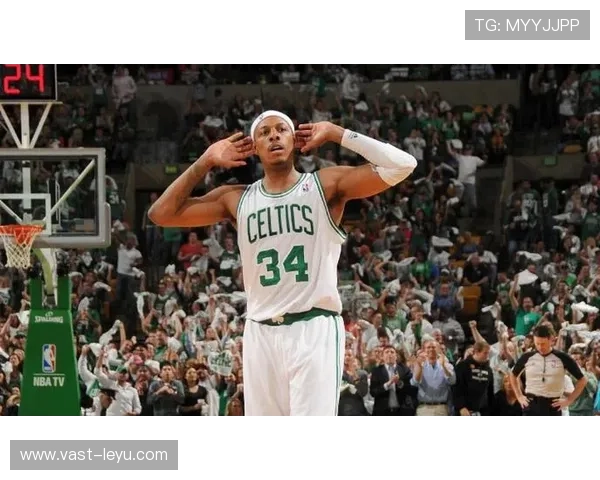 保罗·皮尔斯关键时刻多次投篮命中改写比赛走势对比詹姆斯稳定性更出色