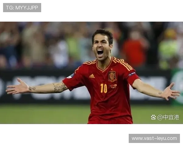 法布雷加斯与萨内蒂在中场推进中形成多点参与与单点驱动的结构分化