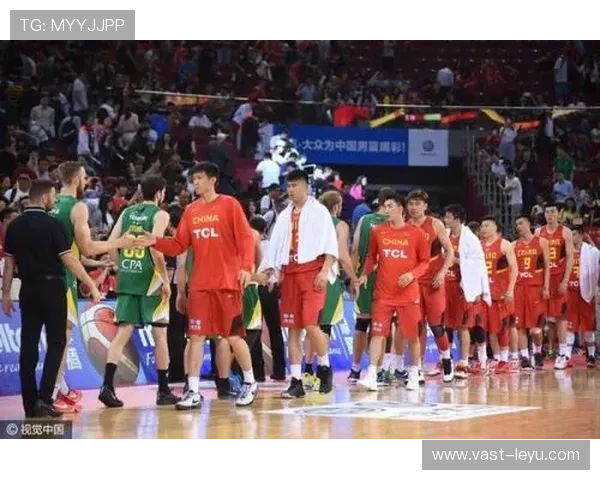 回场规则差异：国际篮联与NBA如何界定回场违例？